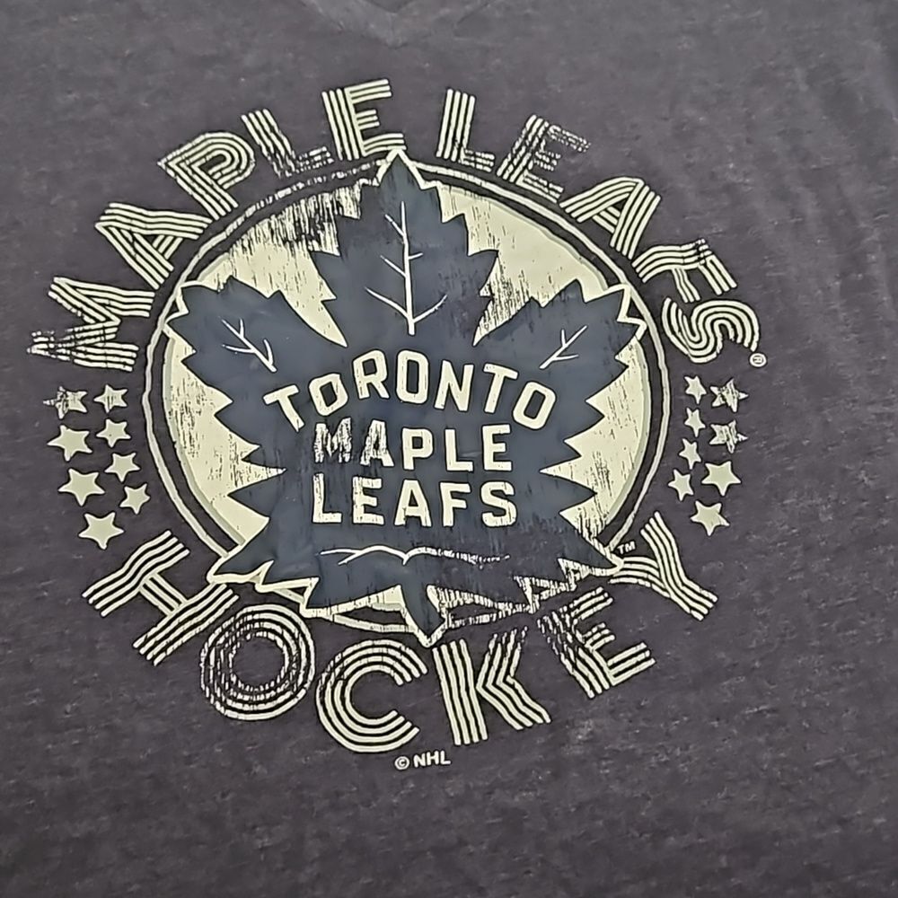 NHL Women's Hockey Logo Toronto Maple Leaf T-Shirt Navy Blue Medium - Picture 9 of 16